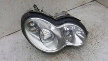 Laden Sie das Bild in den Galerie-Viewer, Frontscheinwerfer Mercedes-Benz W203 0301166276 Xenon Rechts Headlight SCH2546809157dg