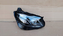 Laden Sie das Bild in den Galerie-Viewer, Frontscheinwerfer Mercedes-Benz W213 A2139069608 LED Rechts Headlight SCH1733491135wk