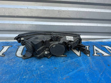 Load image into Gallery viewer, Frontscheinwerfer Skoda Fabia III 6V1941015D Links Scheinwerfer Headlight