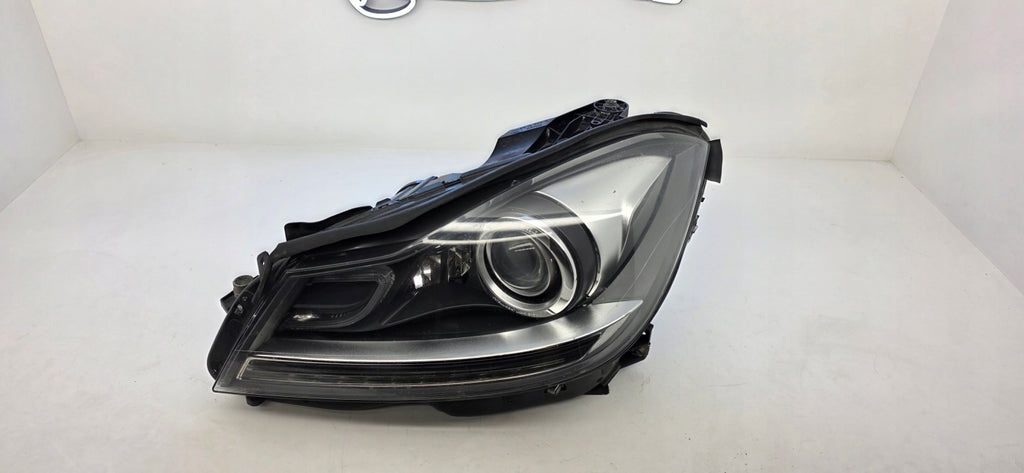 Frontscheinwerfer Mercedes-Benz W204 A2048204339 Xenon Links Headlight SCH7330581318eg