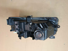 Laden Sie das Bild in den Galerie-Viewer, Frontscheinwerfer Dacia Duster 260603515R LED Links Scheinwerfer Headlight