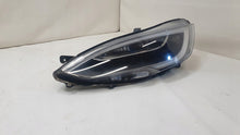 Laden Sie das Bild in den Galerie-Viewer, Frontscheinwerfer Tesla Model S 1065347-00-C Full LED Links Headlight