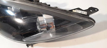 Load image into Gallery viewer, Frontscheinwerfer Mazda 2 D651-51040 Ein Stück (Rechts oder Links) Headlight