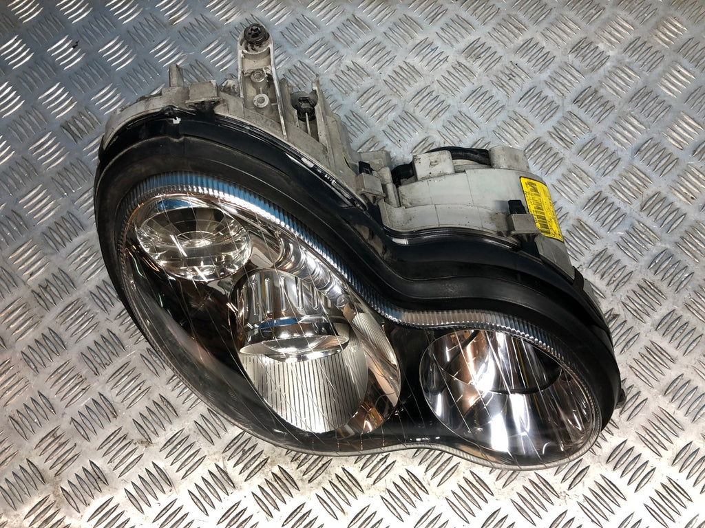 Frontscheinwerfer Mercedes-Benz W203 A2038203861 Xenon Rechts Headlight SCH1128960143se
