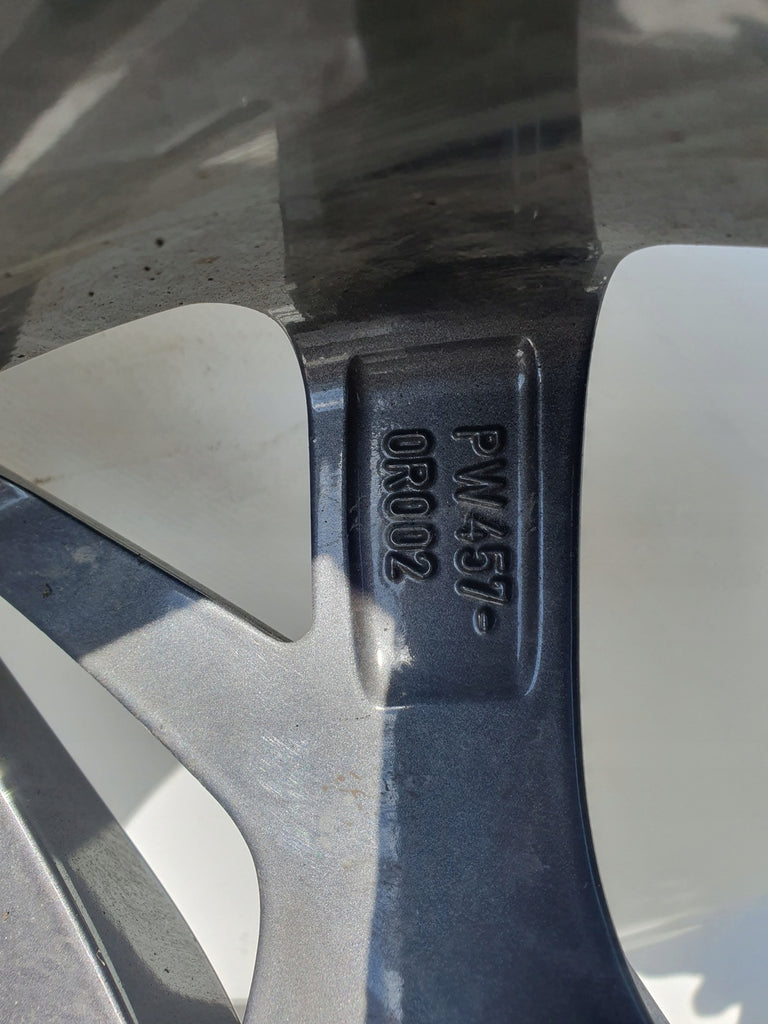 1x Alufelge 17 Zoll 7.0" 5x114.3 39ET PW4570R002 Toyota Corolla Rim Wheel