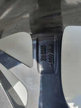 Laden Sie das Bild in den Galerie-Viewer, 1x Alufelge 17 Zoll 7.0&quot; 5x114.3 39ET PW4570R002 Toyota Corolla Rim Wheel