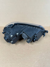 Laden Sie das Bild in den Galerie-Viewer, Frontscheinwerfer VW Touran 1T1941005C Links Scheinwerfer Headlight SCH2499443635an