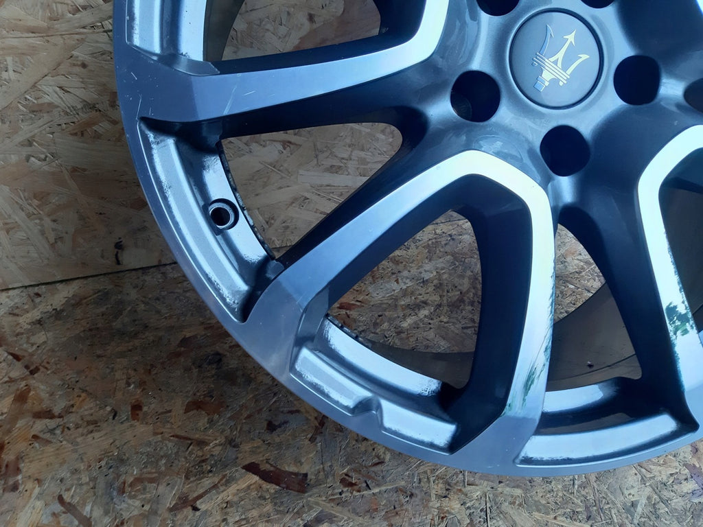 1x Alufelge 19 Zoll 8.5" 5x114.3 670044699 Maserati Levante Rim Wheel