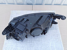 Laden Sie das Bild in den Galerie-Viewer, Frontscheinwerfer Skoda Fabia III 6V1941016D Rechts Scheinwerfer Headlight SCH4110319279sj
