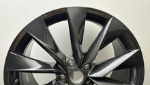 Laden Sie das Bild in den Galerie-Viewer, 1x Alufelge 19 Zoll 8.0&quot; 5x112 45ET Graphit 5LA601025 Skoda Rim Wheel