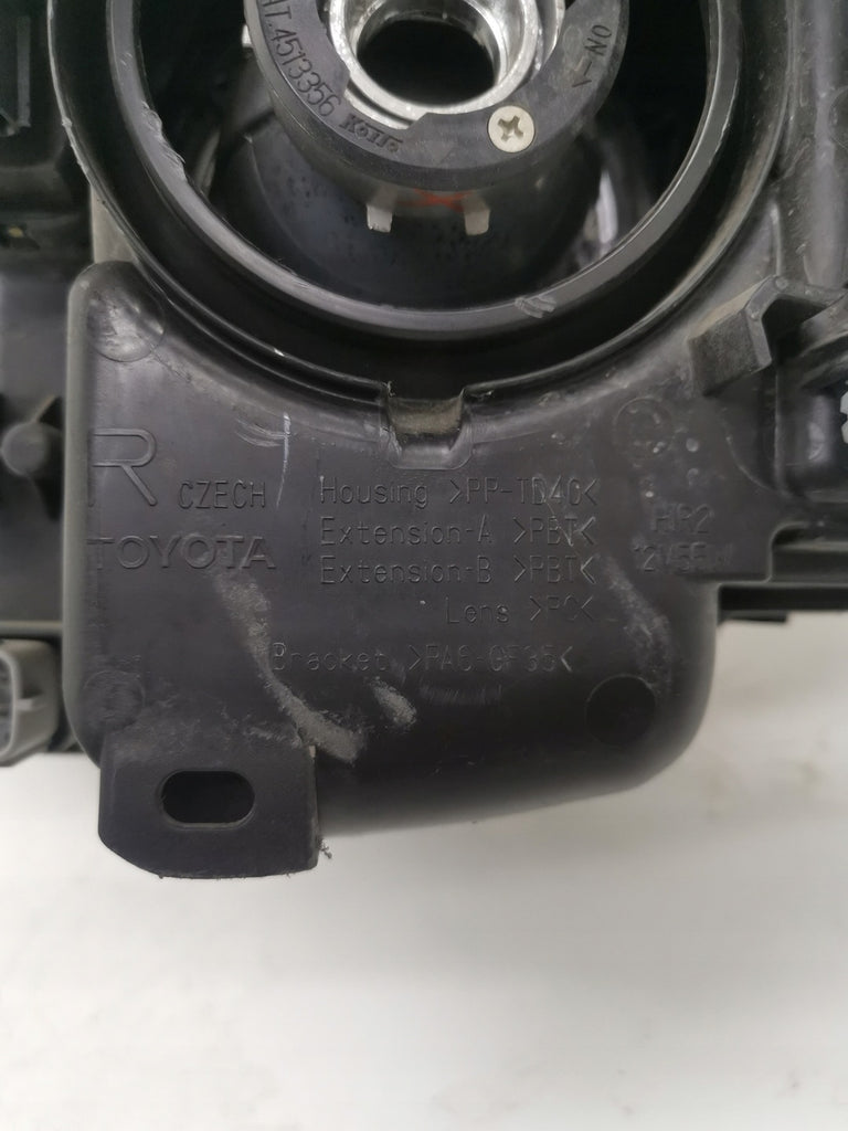 Frontscheinwerfer Toyota Yaris LED Rechts Scheinwerfer Headlight