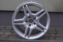 Laden Sie das Bild in den Galerie-Viewer, 1x Alufelge 18 Zoll 7.5&quot; 5x112 39ET A2114012702 Mercedes-Benz Amg Rim Wheel