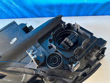 Laden Sie das Bild in den Galerie-Viewer, Frontscheinwerfer Seat Tarraco 5FJ941008H LED Ein Stück (Rechts oder Links) SCH4412823161ik
