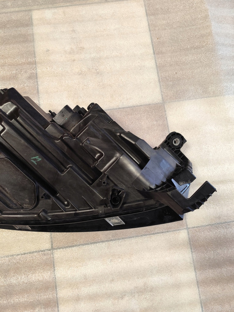 Frontscheinwerfer Skoda Octavia IV 5E4941015A Links Scheinwerfer Headlight SCH2370873204es