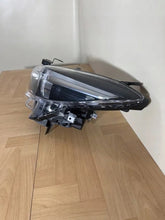 Laden Sie das Bild in den Galerie-Viewer, Frontscheinwerfer Mazda 3 B63C-51040 Links Scheinwerfer Headlight