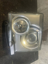 Laden Sie das Bild in den Galerie-Viewer, Frontscheinwerfer Land Rover Range L322 Links Scheinwerfer Headlight SCH3090582330sv