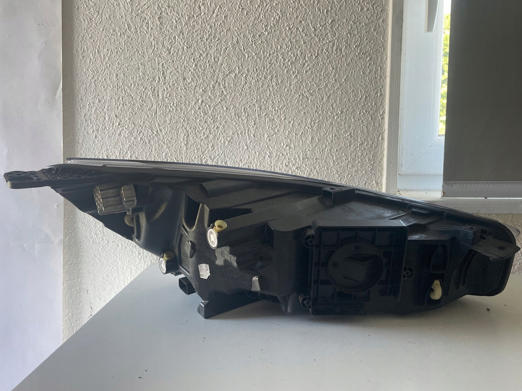 Frontscheinwerfer Ford Focus NX7B-13E015-CF LED Ein Stück (Rechts oder Links) SCH1790716401ws