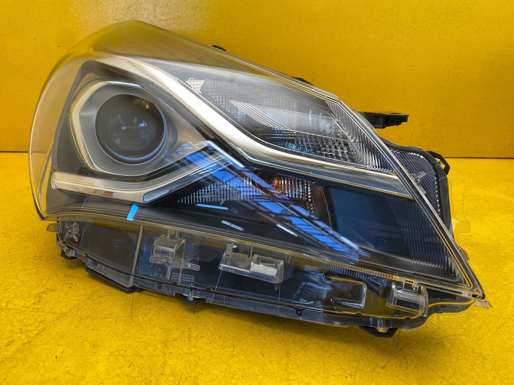 Frontscheinwerfer Toyota Yaris Rechts Scheinwerfer Headlight SCH1705119233lk