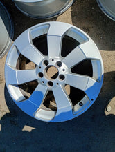 Laden Sie das Bild in den Galerie-Viewer, 4x Alufelge 18 Zoll 8.0" 5x112 56 5ET Glanz Silber A1664011602 Mercedes-Benz FEL5509093450vn
