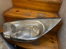 Laden Sie das Bild in den Galerie-Viewer, Frontscheinwerfer Kia Venga Ein Stück (Rechts oder Links) Scheinwerfer Headlight