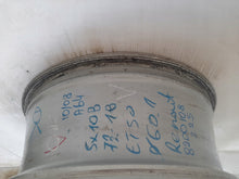 Laden Sie das Bild in den Galerie-Viewer, 1x Alufelge 18 Zoll 7.5&quot; 5x108 8200108225 Renault Rim Wheel