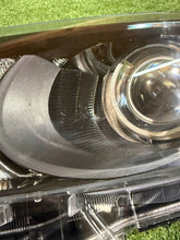 Laden Sie das Bild in den Galerie-Viewer, Frontscheinwerfer Toyota Yaris CSC28095 Links Scheinwerfer Headlight SCH5605250808qh