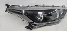 Load image into Gallery viewer, Frontscheinwerfer Toyota 4 Yaris SPP7215 123750 Rechts Scheinwerfer Headlight
