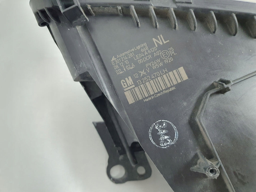 Frontscheinwerfer Opel Zafira B 13252470 13252471 Xenon Rechts oder Links