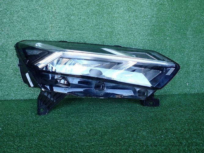 Frontscheinwerfer Dacia Sandero III Logan 260102586 Rechts Headlight