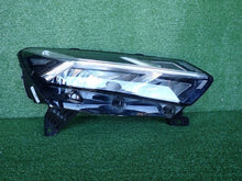 Laden Sie das Bild in den Galerie-Viewer, Frontscheinwerfer Dacia Sandero III Logan 260102586 Rechts Headlight