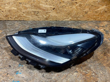 Laden Sie das Bild in den Galerie-Viewer, Frontscheinwerfer Tesla Model 3 1077375-50-B S2510E241-M Links Headlight SCH3559949890pb