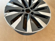 Load image into Gallery viewer, 1x Alufelge 18 Zoll 8.0&quot; 5x112 39ET Glanz Grau 4K0601025 Audi A6 C8 Mg Rim Wheel