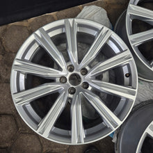 Laden Sie das Bild in den Galerie-Viewer, 4x Alufelge 20 Zoll 8.5" 5x112 20ET Glanz Silber 4M8601025T Audi Rim Wheel FEL4001138193yh