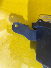 Laden Sie das Bild in den Galerie-Viewer, Frontscheinwerfer Mitsubishi Pajero 100-87873 Xenon Rechts Headlight