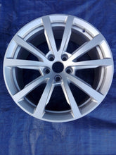 Load image into Gallery viewer, 1x Alufelge 18 Zoll 8.0" 5x112 29ET Glanz Silber 4N0601025A Audi A8 D5 Rim Wheel FEL4393283258qj