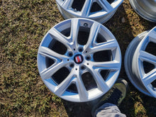 Laden Sie das Bild in den Galerie-Viewer, 4x Alufelge 17 Zoll 6.5" 5x112 39ET Silber 6856076 Audi Rim Wheel FEL4289197198ew