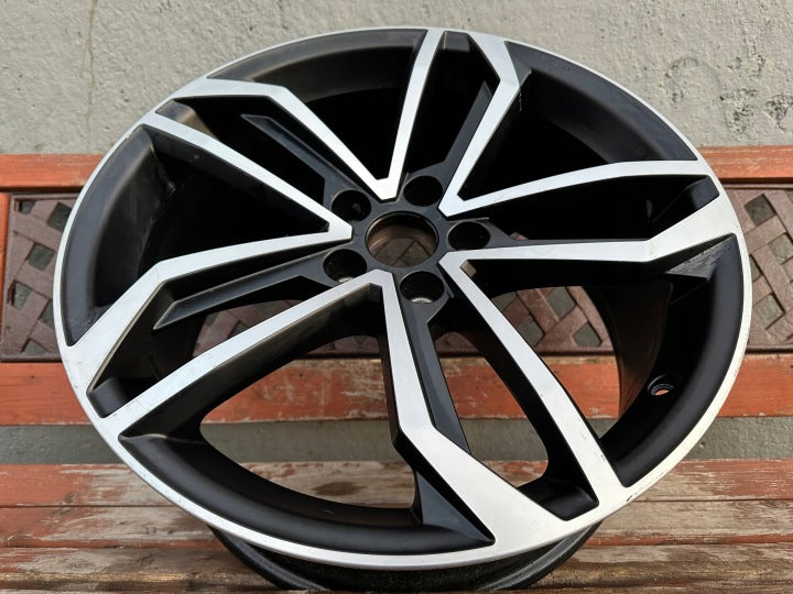 1x Alufelge 19 Zoll 8.5" 5x112 40ET 8W0071499 Audi A4 Rim Wheel FEL8164384503mg