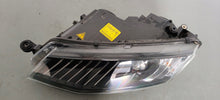 Laden Sie das Bild in den Galerie-Viewer, Frontscheinwerfer Skoda Octavia III 5E1941015B Links Scheinwerfer Headlight SCH5619388197tp
