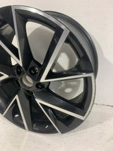 Laden Sie das Bild in den Galerie-Viewer, 1x Alufelge 19 Zoll 8.0&quot; 5x108 45ET Glanz Graphit 57A601025R Skoda Karoq