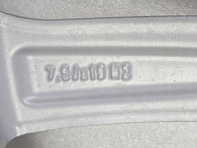 Load image into Gallery viewer, 1x Alufelge 19 Zoll 7.5&quot; 5x114.3 40 5ET Hyundai Rim Wheel