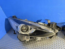 Laden Sie das Bild in den Galerie-Viewer, Frontscheinwerfer Mazda III BHR251040 Xenon Ein Stück (Rechts oder Links)