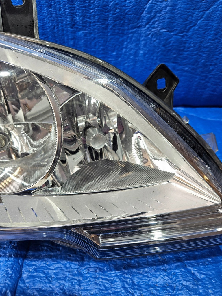 Frontscheinwerfer Mercedes-Benz Viano W639 Vito A6398201961 Rechts Headlight