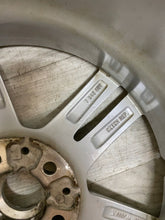 Laden Sie das Bild in den Galerie-Viewer, 1x Alufelge 17 Zoll 8.0" 5x120 54ET Glanz Silber 7848601 BMW E83 E90 F26 F25 FEL3832985087mc