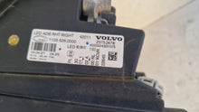 Load image into Gallery viewer, Frontscheinwerfer Volvo 23752678 Rechts Scheinwerfer Headlight SCH8342982705dn