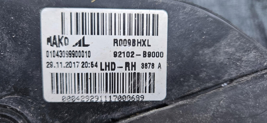 Frontscheinwerfer Hyundai I10 Rechts Scheinwerfer Headlight SCH9273070804mw