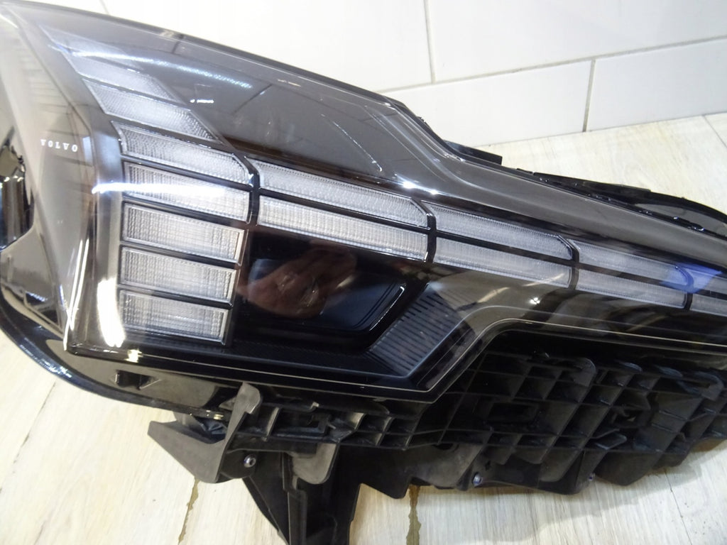 Frontscheinwerfer Volvo 80000628 Rechts Scheinwerfer Headlight SCH7977266130kw