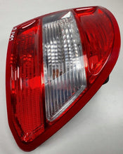 Laden Sie das Bild in den Galerie-Viewer, Rückleuchte Mercedes-Benz W204 2048203564 Links Rearlight