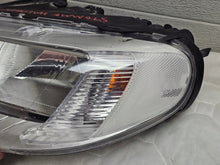 Laden Sie das Bild in den Galerie-Viewer, Frontscheinwerfer Volvo S80 V70 III 31420019 Links Scheinwerfer Headlight SCH5538504219dl