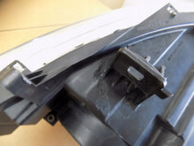 Laden Sie das Bild in den Galerie-Viewer, Frontscheinwerfer Mercedes-Benz Sprinter A9109060000 Links Headlight SCH8899191604ya