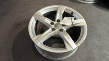 Laden Sie das Bild in den Galerie-Viewer, 1x Alufelge 18 Zoll 8.0" 5x112 39ET Glanz Silber 80A601025BE Audi Q5 Rim Wheel FEL6127368617uw